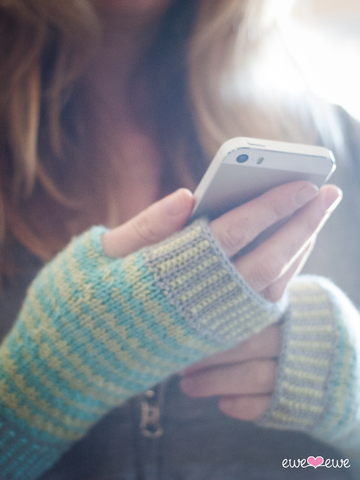Techie Twosome Wrist Warmers in Ewe So Sporty Merino (407)