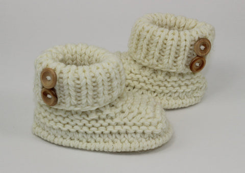 Baby Chunky 2 Button Booties by MadMonkeyKnits (01056) - Digital Version