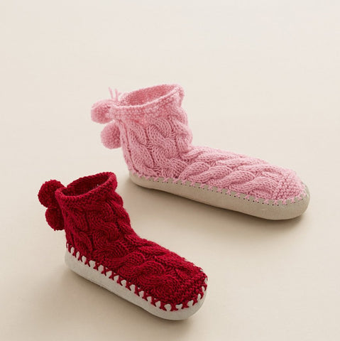 Children's Cable Slipper Socks in Bergere de France Sport (676.01)