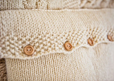 Throw and Cushion Cover in Deramores Vintage Chunky (2012)