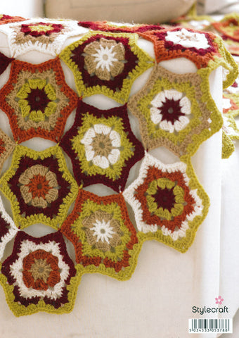 Star Motif Runner in Stylecraft Alpaca DK (9101)