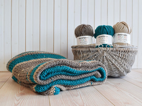 Deramores Studio Chunky Tartan Throw and Cushion Colour Pack – Jade